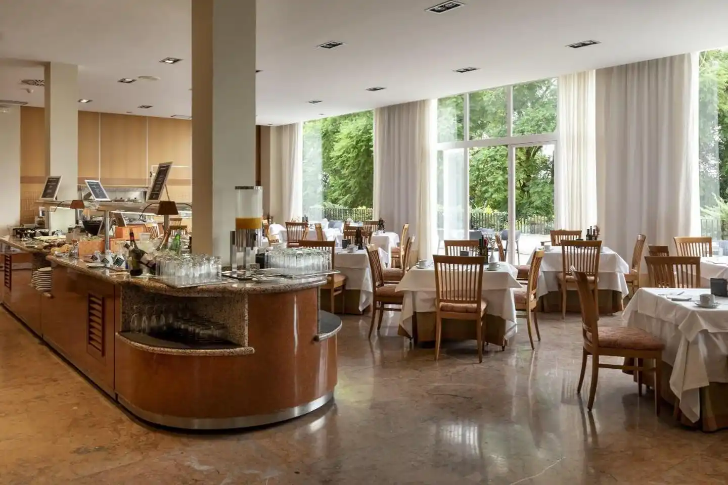 Parador de Cordoba Restaurant