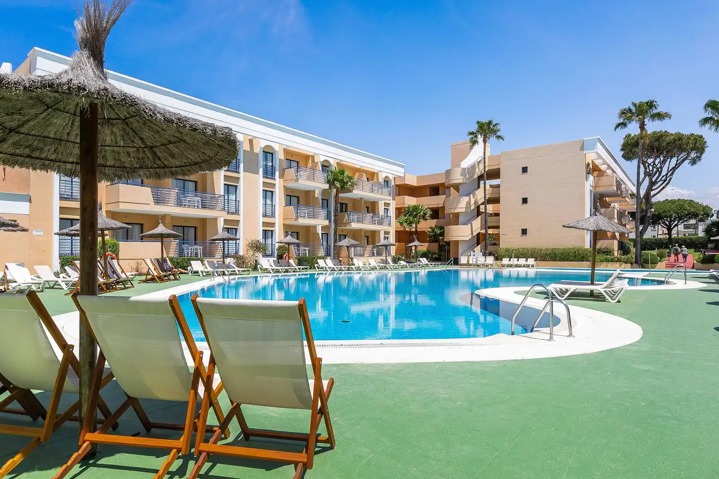 Sol Sancti Petri Apartamentos Pool