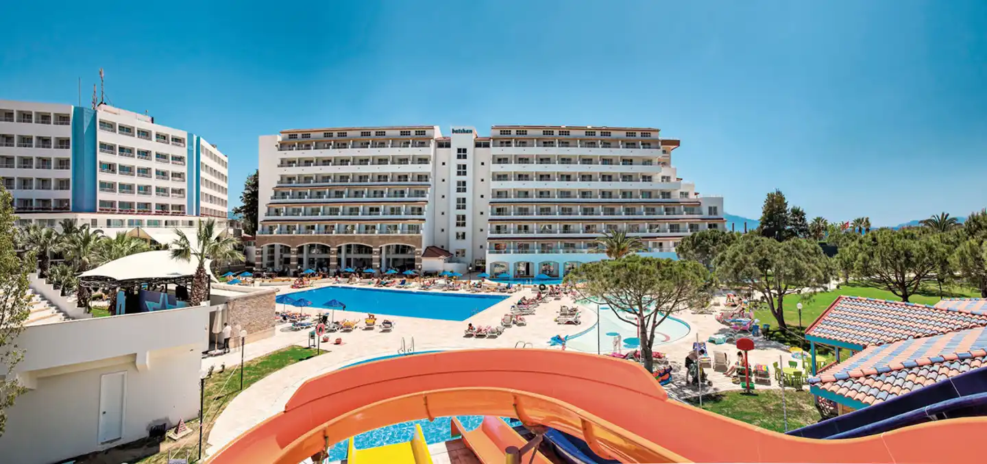 Batihan Beach Resort Aussenansicht