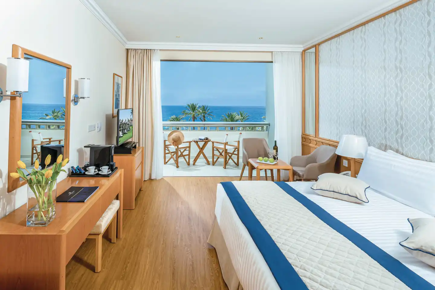 Constantinou Bros Athena Beach Wohnbeispiel