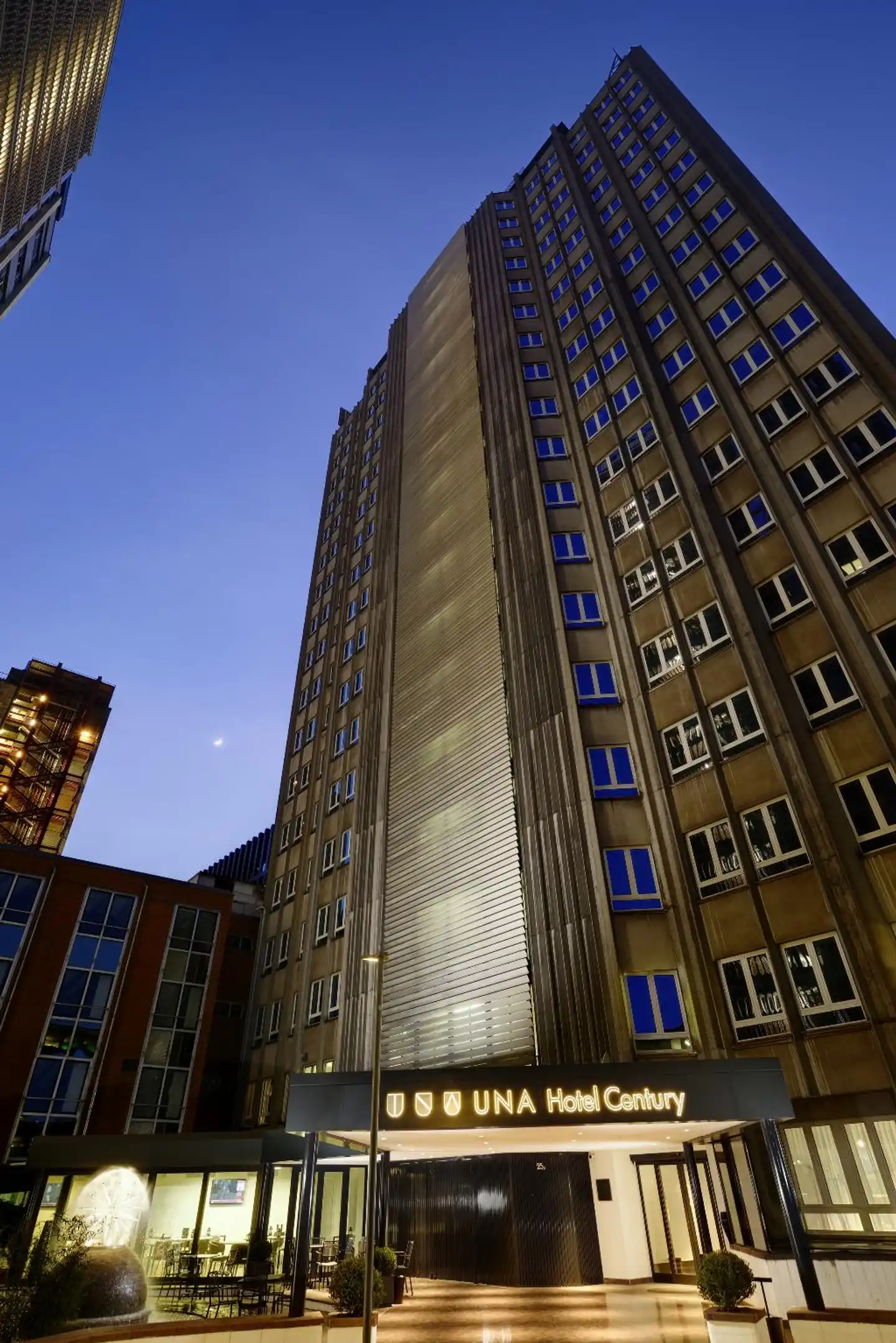 UNA Hotel Century Aussenansicht