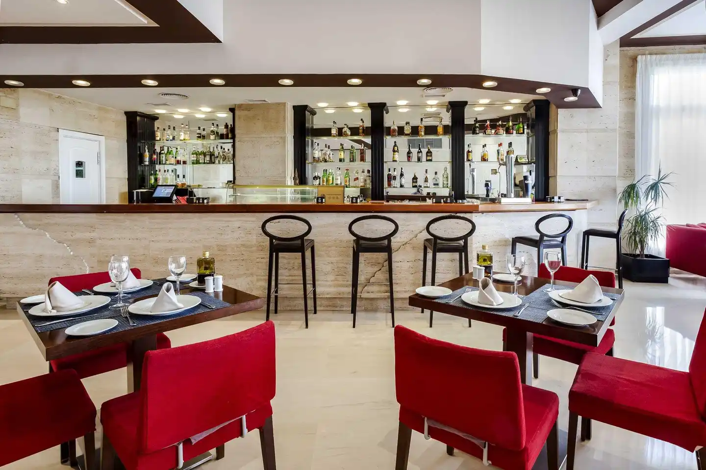Eurostars Las Adelfas Bar
