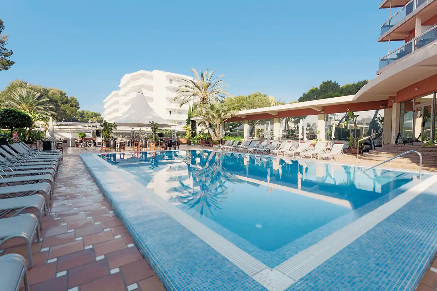 Obelisco Pool