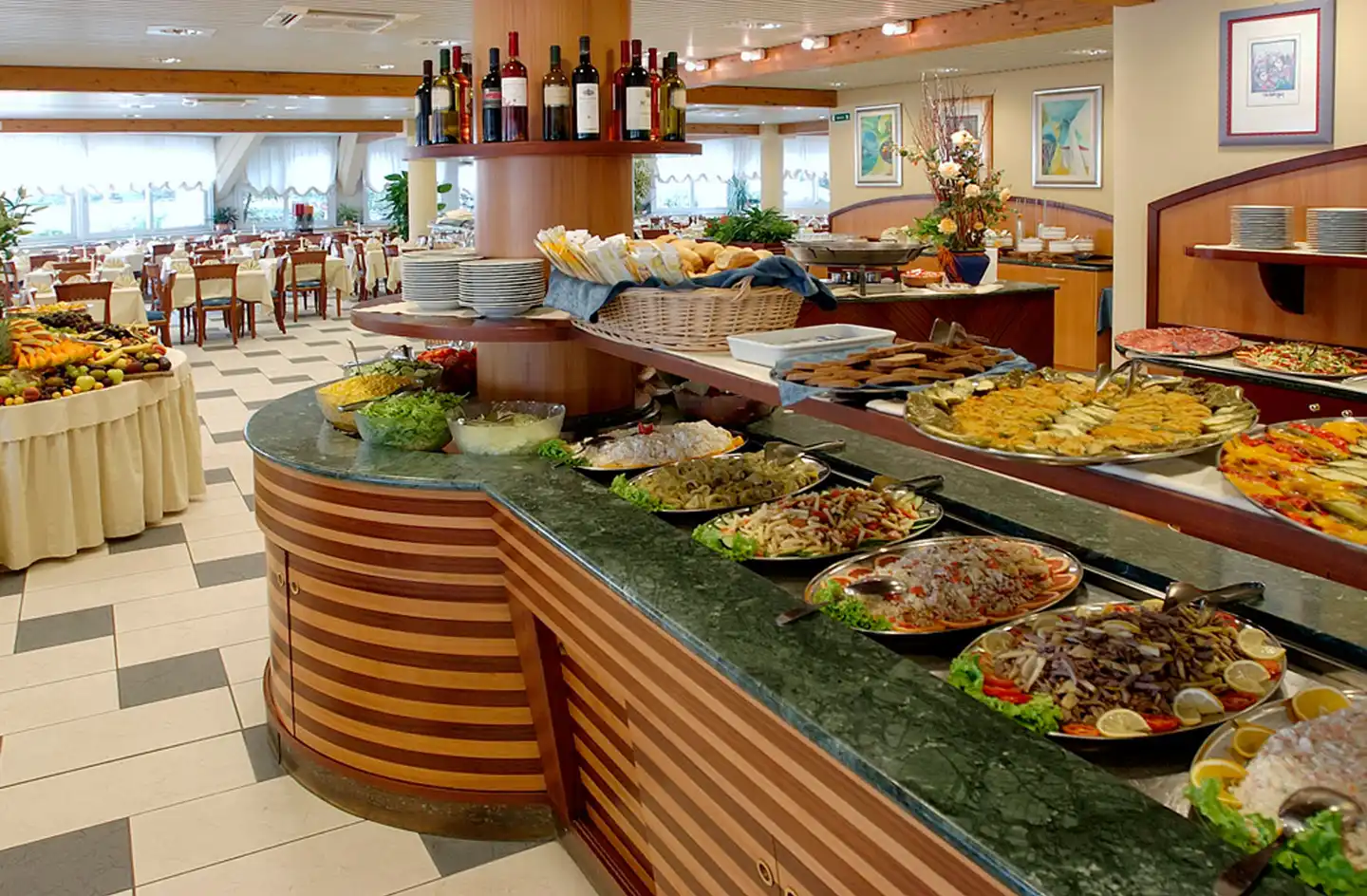 Holiday Restaurant