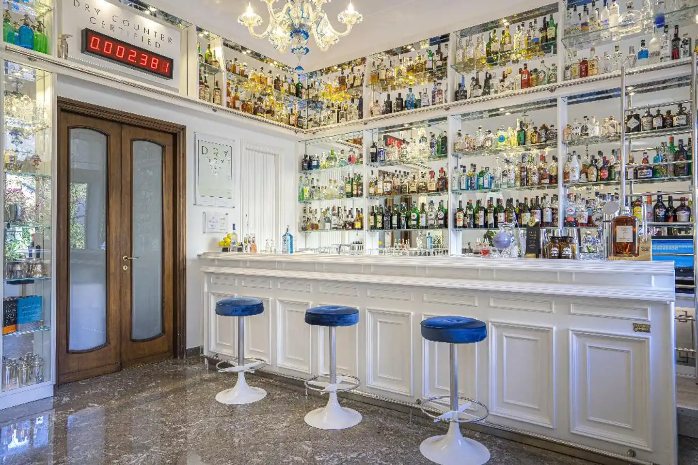 Majestic Palace Bar