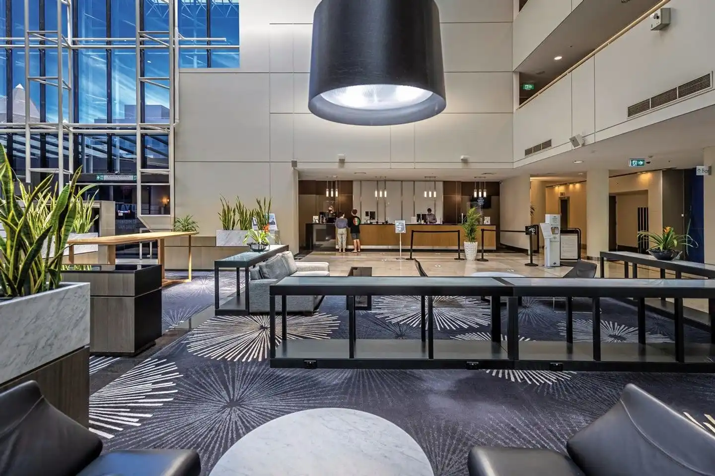 Crowne Plaza Canberra Bar