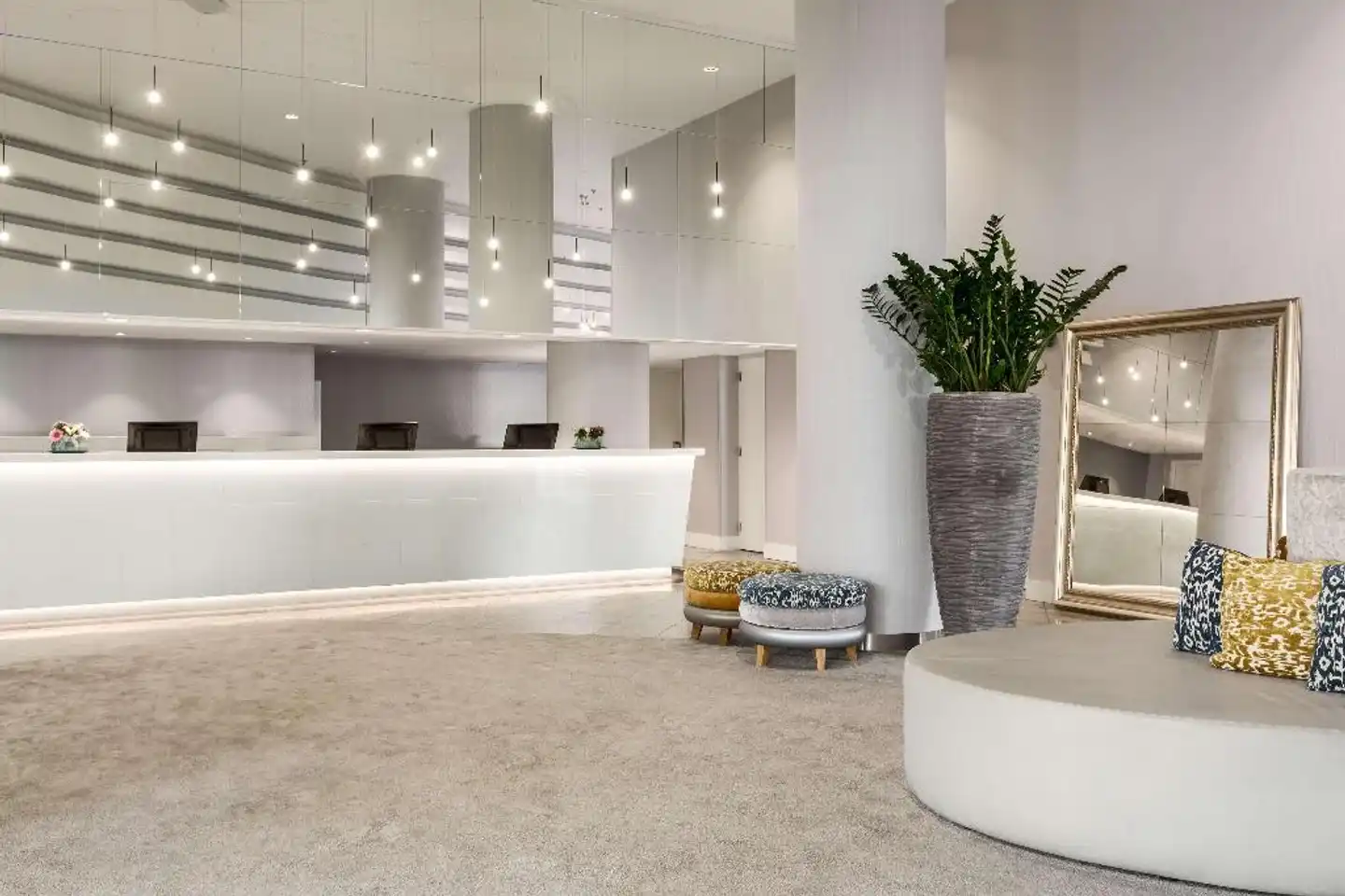NH Utrecht Lobby