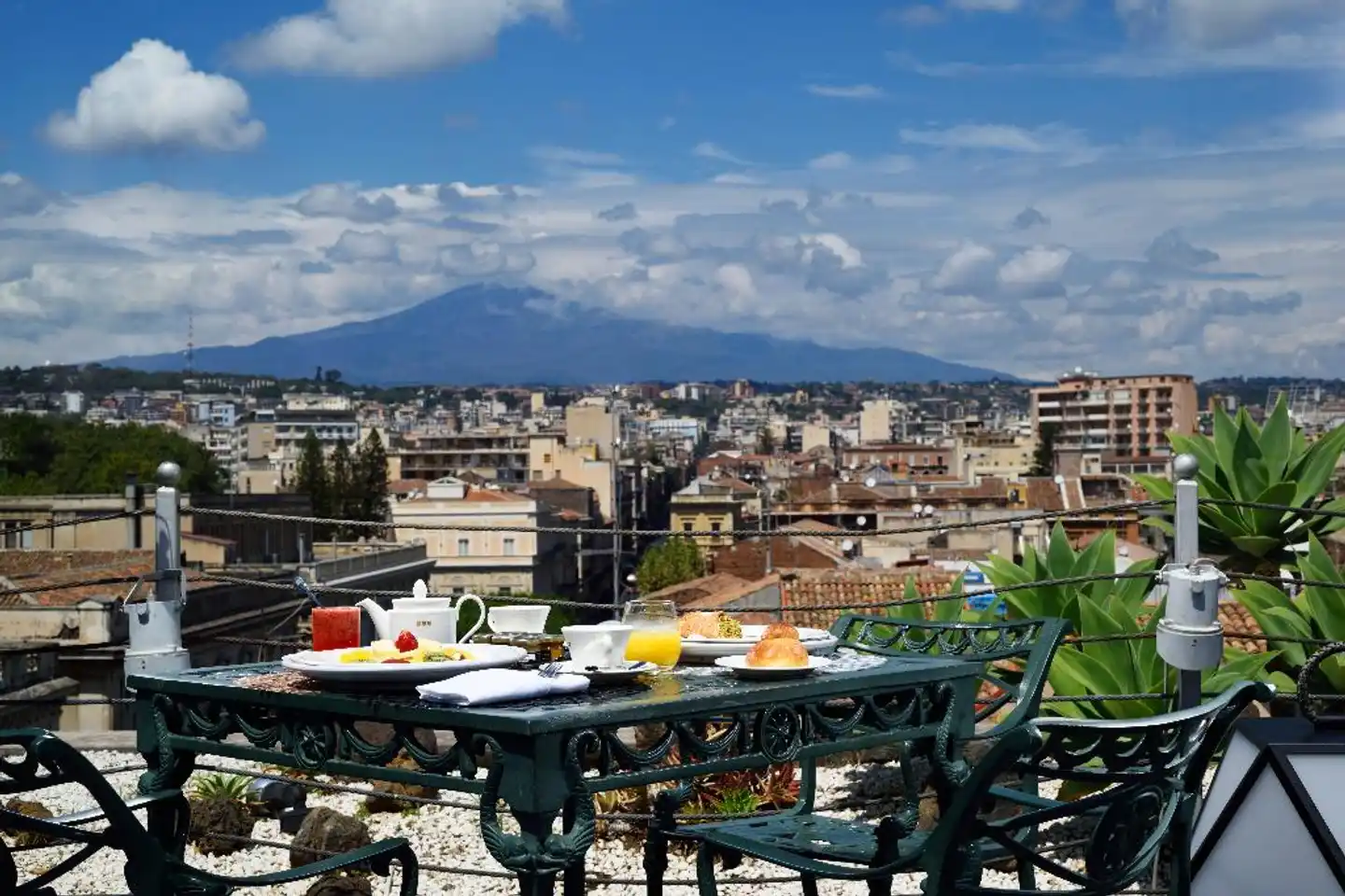 Palace Catania UNA Esperienze Terrasse