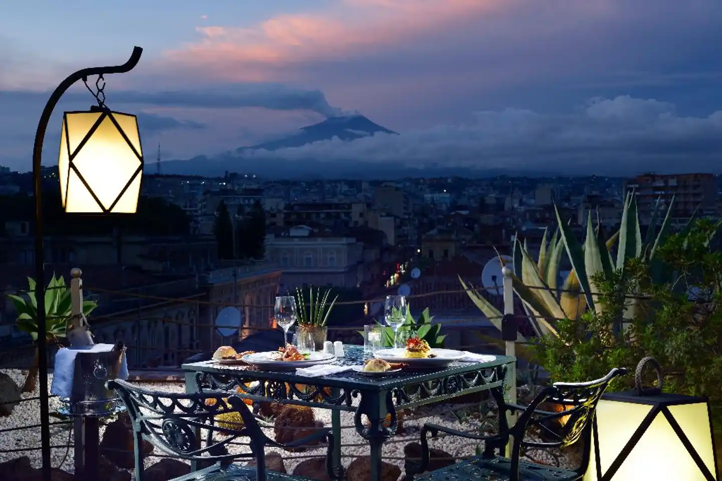 Palace Catania UNA Esperienze Terrasse