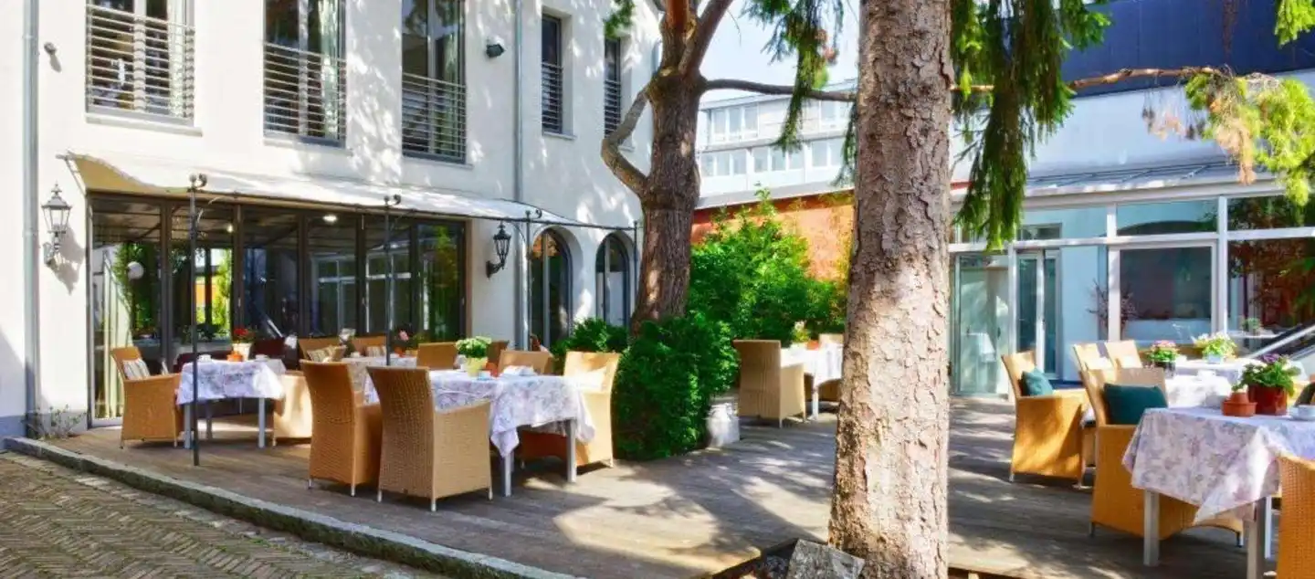 Alpenhof Terrasse