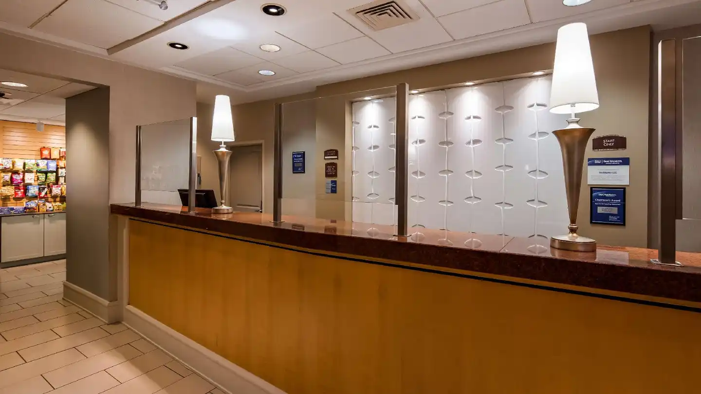 Best Western Plus InnTowner Madison Lobby