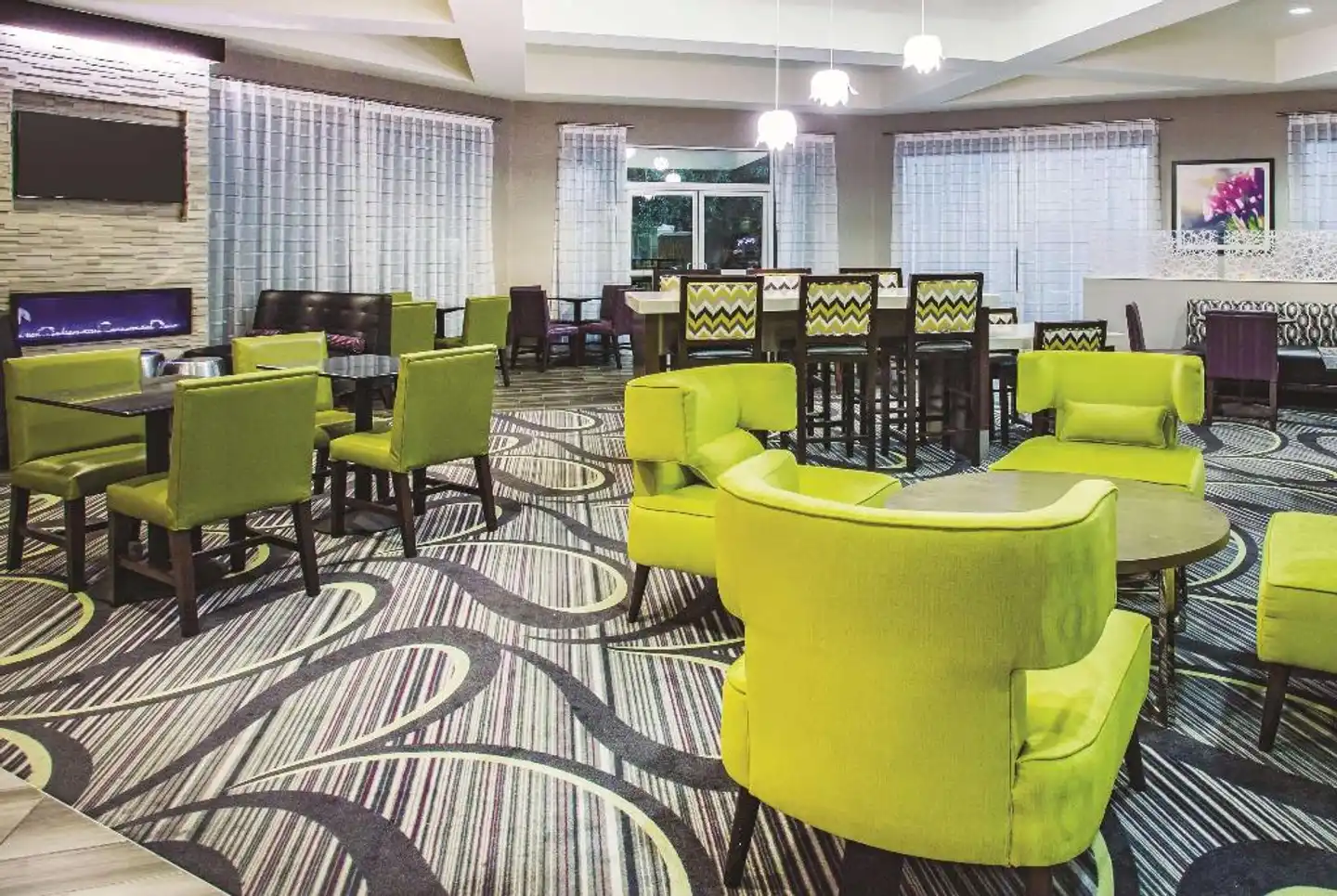 La Quinta Inn & Suites by Wyndham Las Vegas Summerlin Tech Lobby