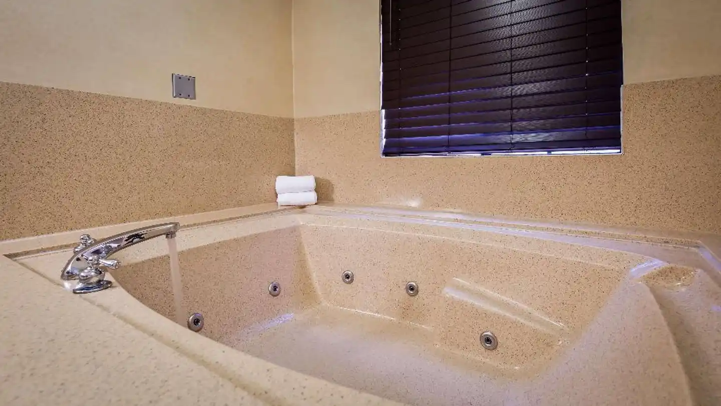 Best Western Hollywood Plaza Inn Wellness