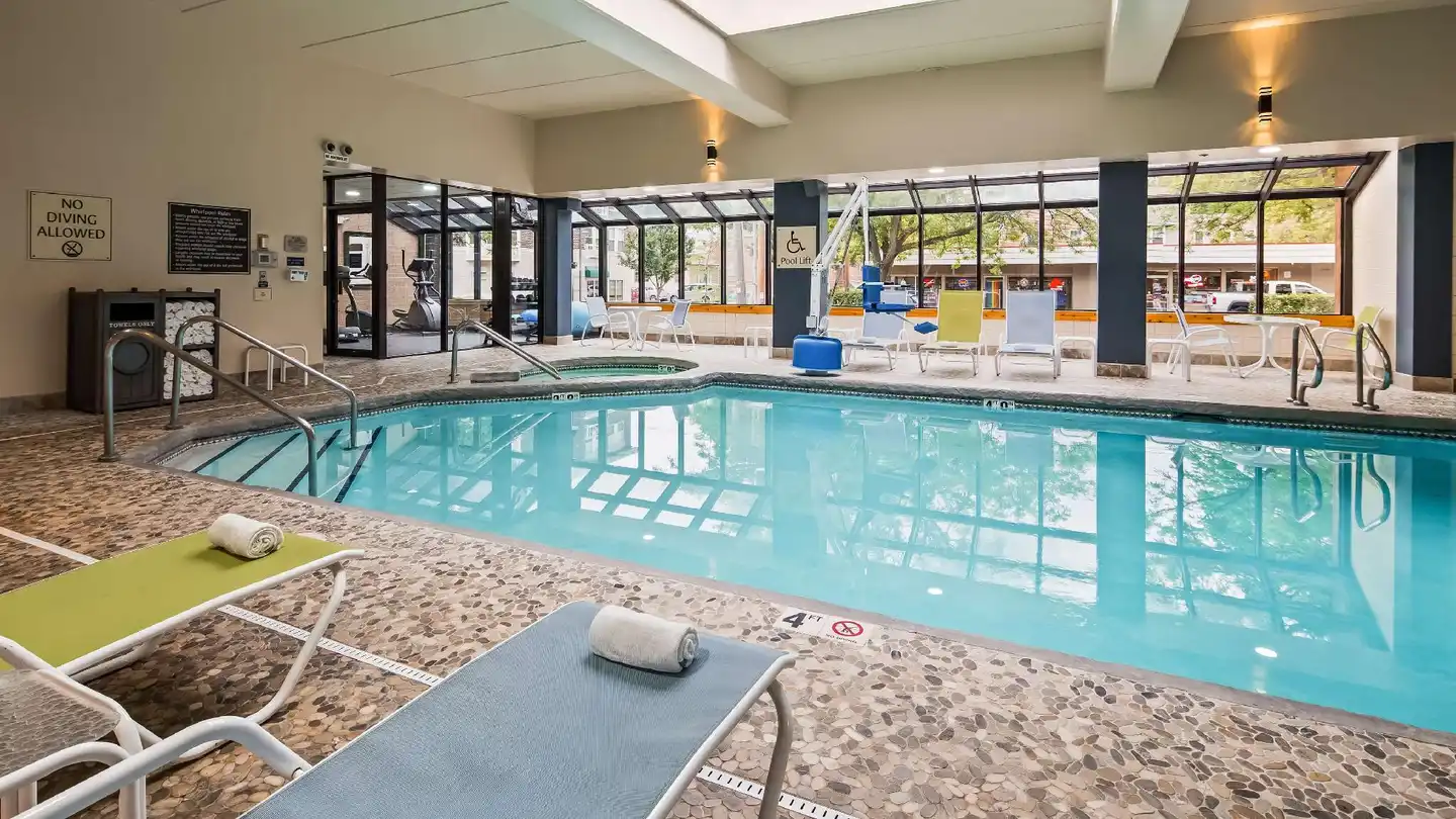 Best Western Plus InnTowner Madison Hallenbad