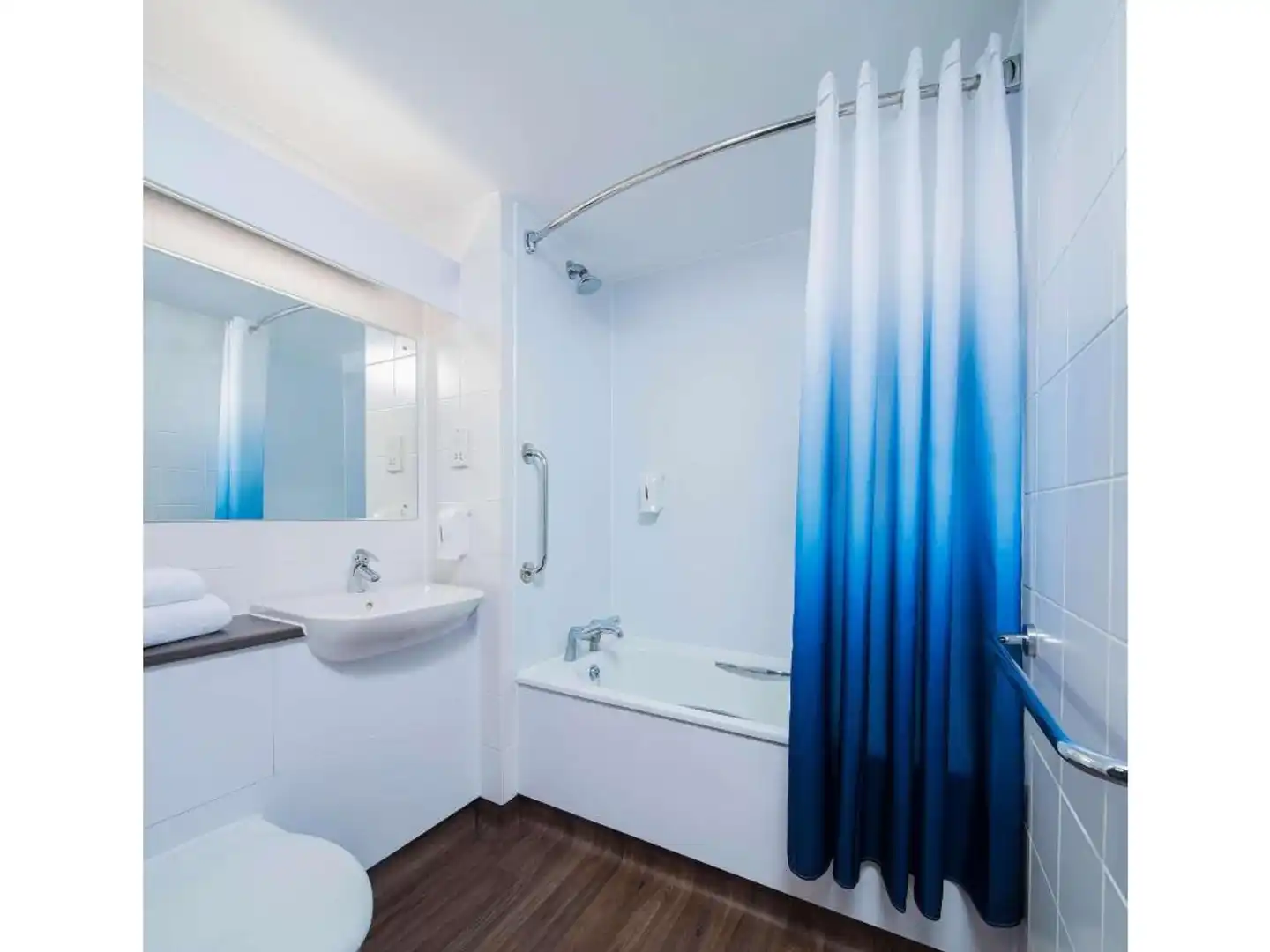 Travelodge London Central City Road Hotel Badezimmer