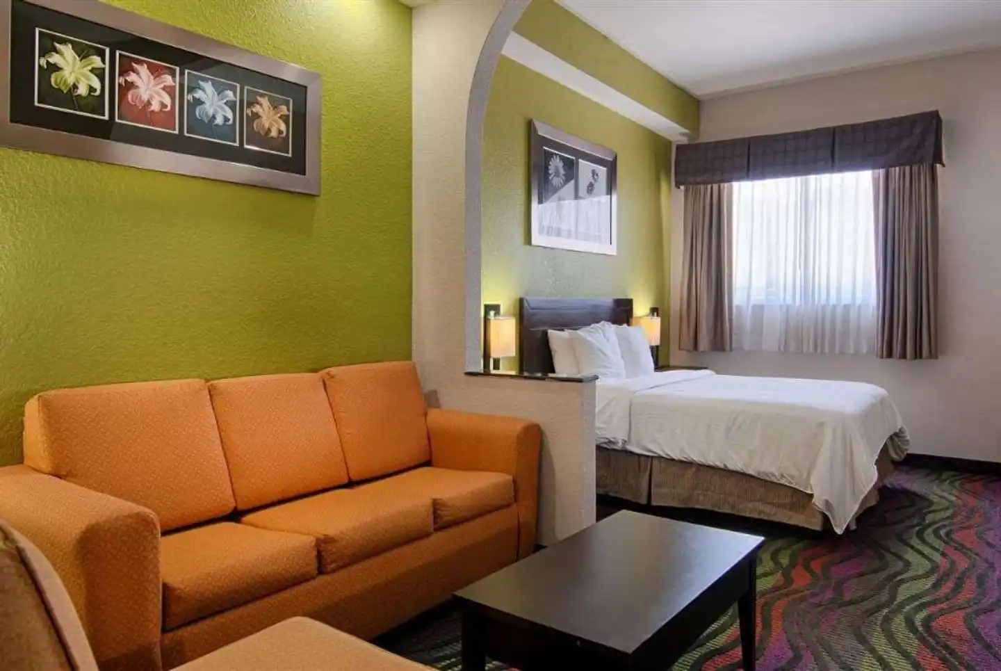 Days Inn & Suites by Wyndham Bonita Springs North Naples Wohnbeispiel