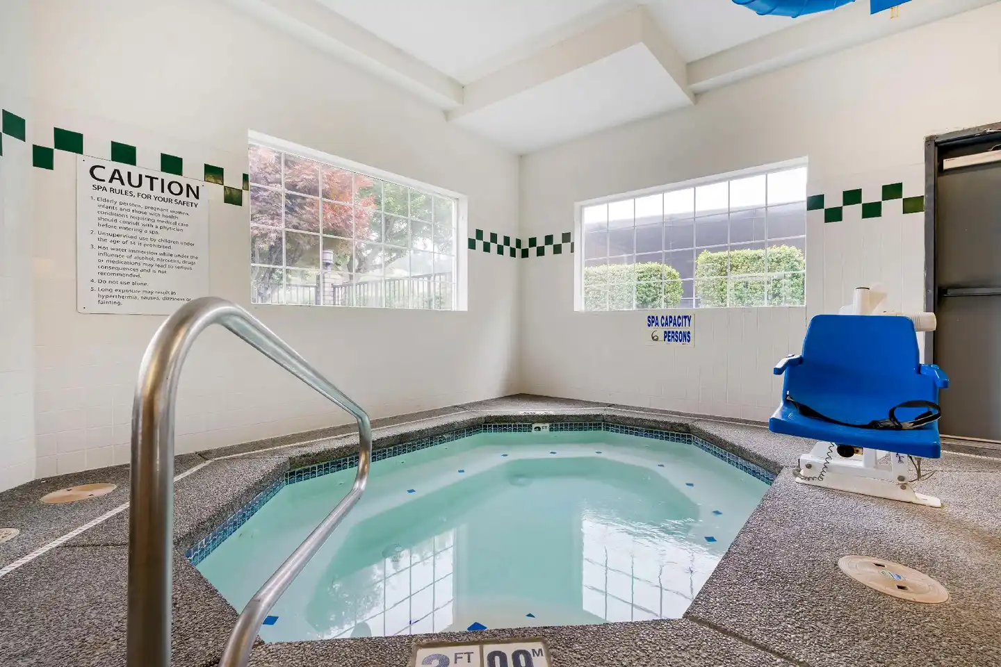 Comfort Suites Columbia River Hallenbad