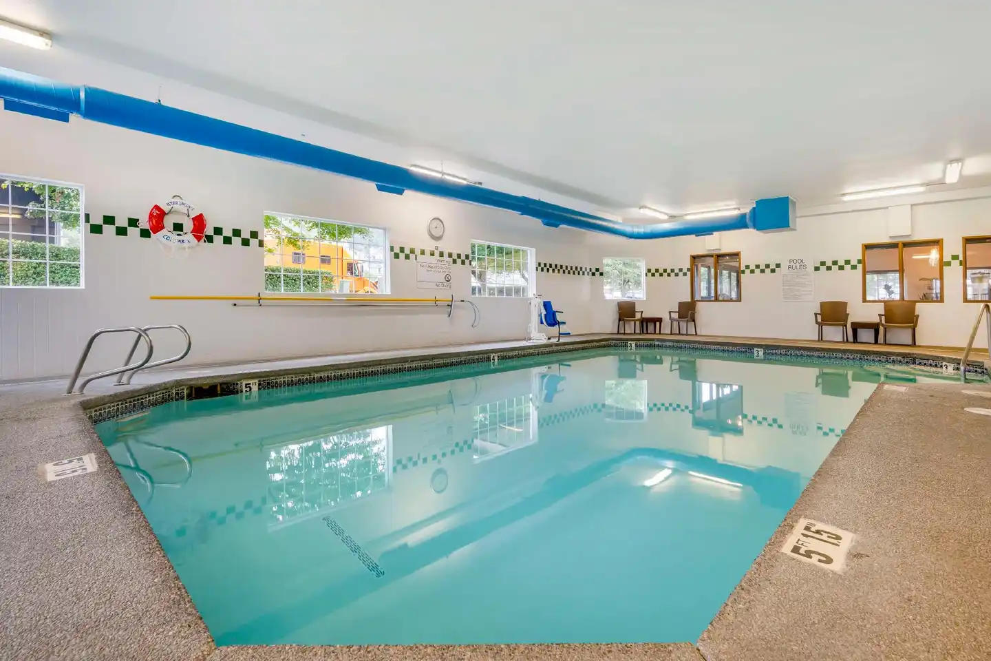 Comfort Suites Columbia River Hallenbad