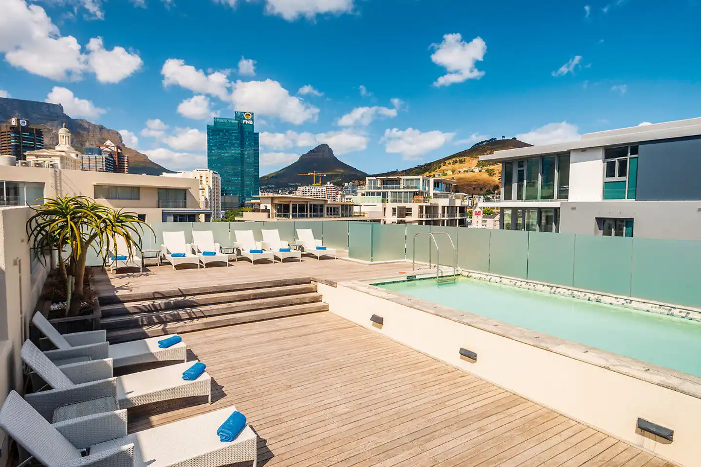 aha Harbour Bridge Hotel & Suites Pool