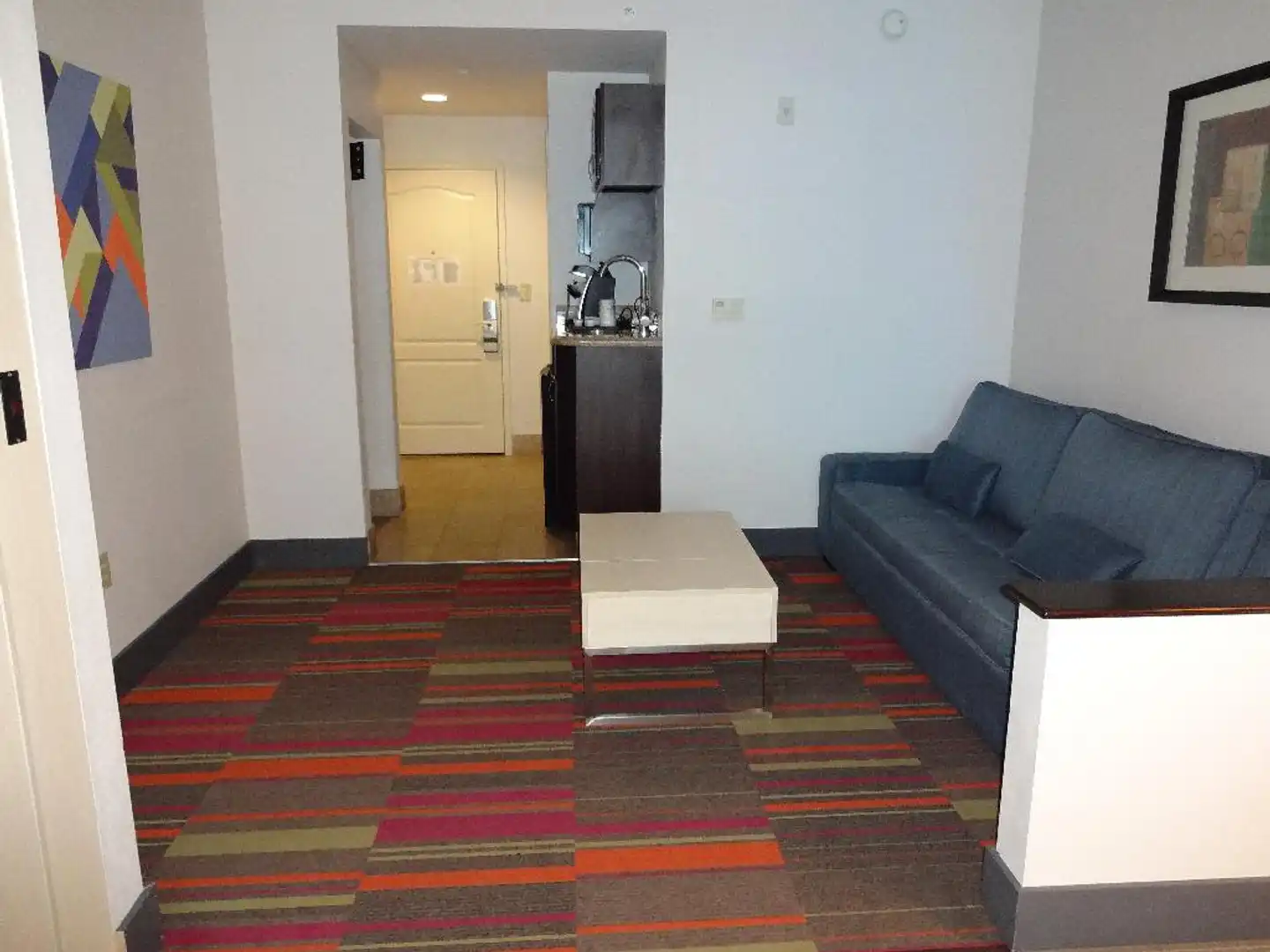 Holiday Inn Express & Suites Orlando - International Drive Lobby