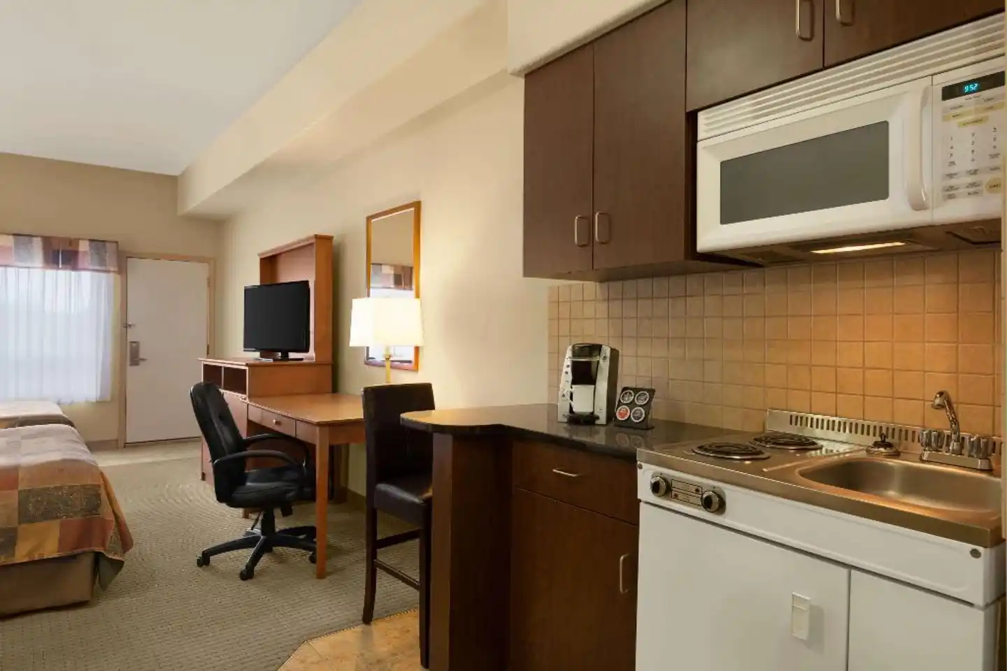 Ramada by Wyndham Drayton Valley Wohnbeispiel