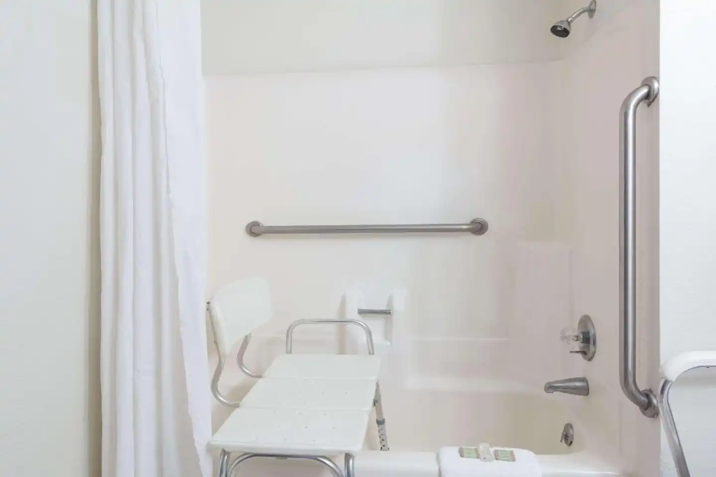 Super 8 by Wyndham Colorado Springs/Chestnut Street Badezimmer