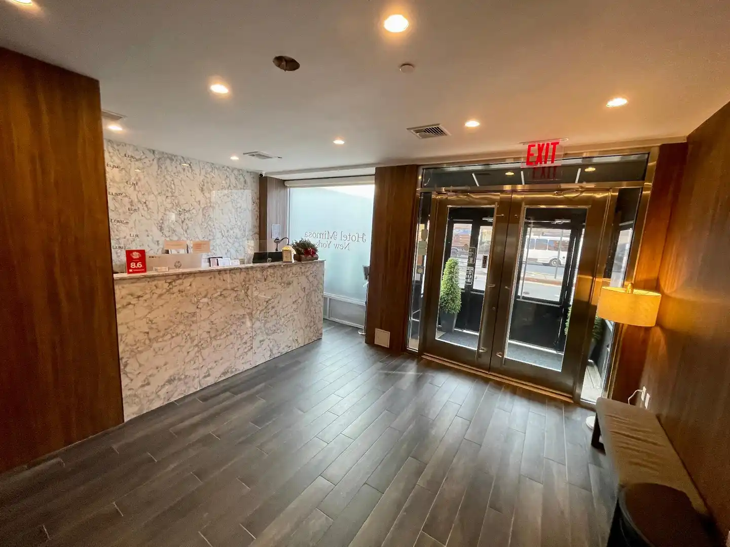 Hotel Mimosa Lobby