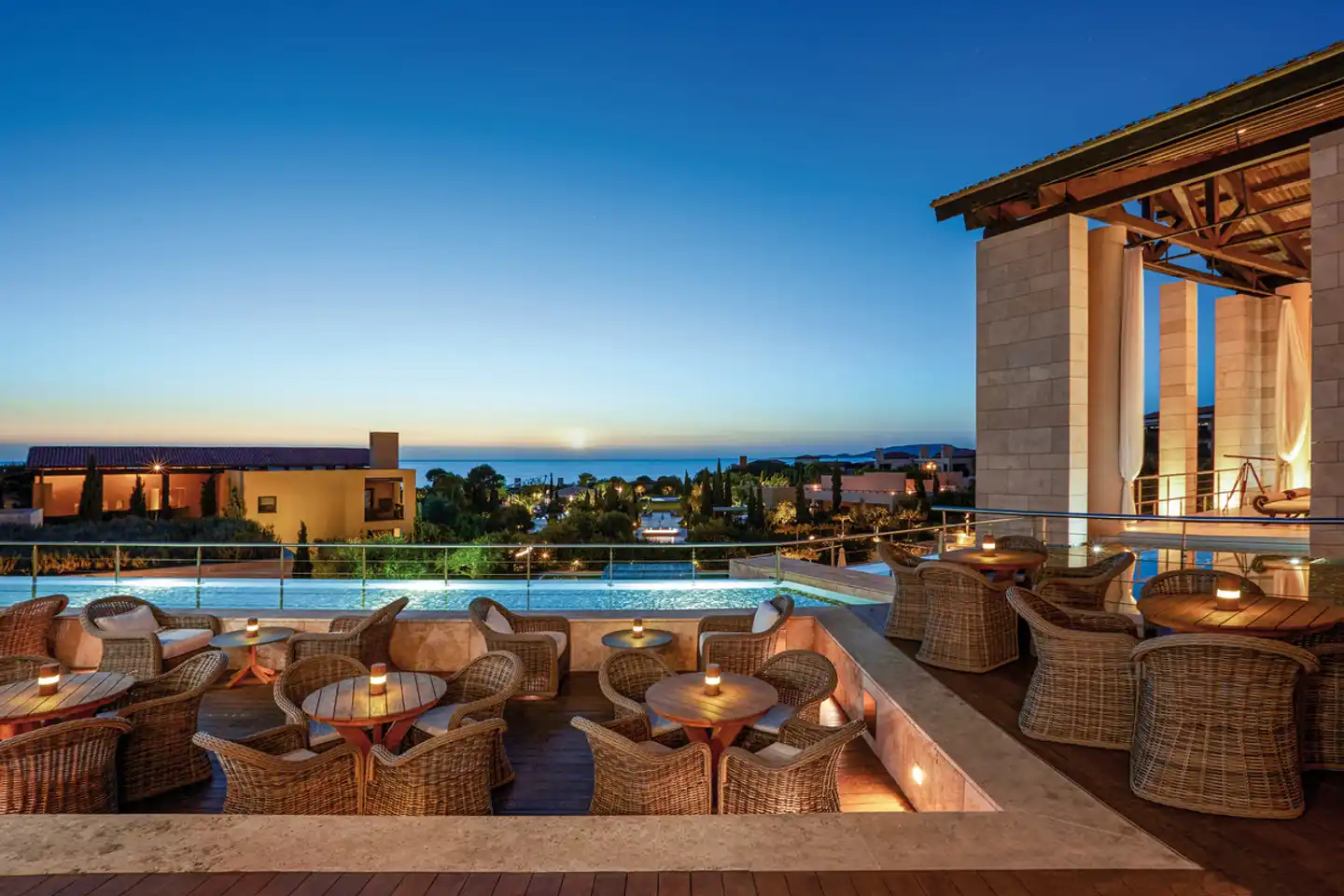 The Romanos, A Luxury Collection Resort Terrasse