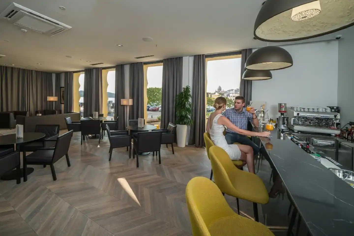 Bellevue Superior City Hotel Bar