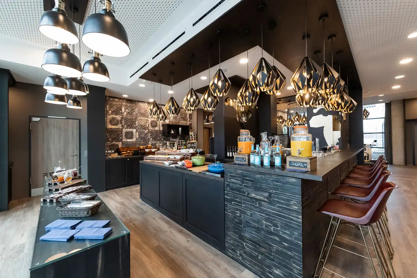 HARBR. hotel Heilbronn Bar