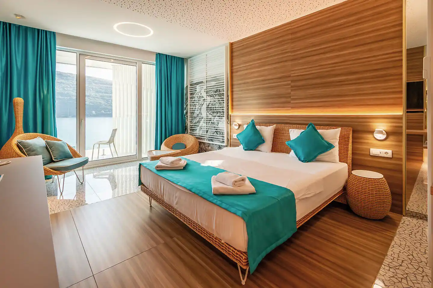 Carine Hotel Kumbor Superior Wohnbeispiel