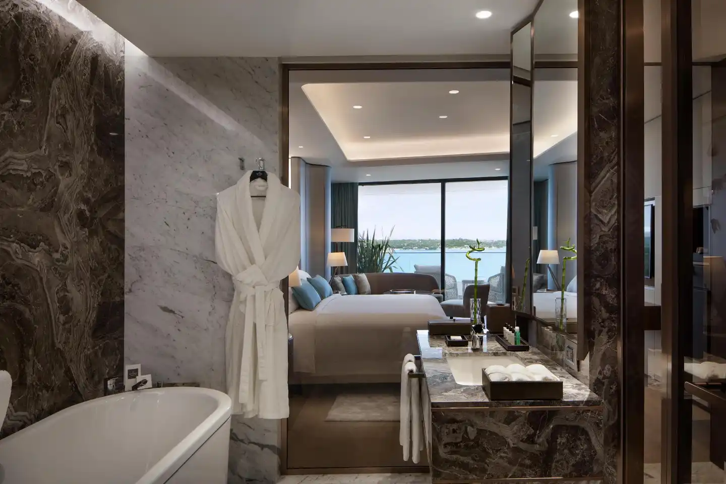 Reges, a Luxury Collection Resort & Spa, Cesme Badezimmer