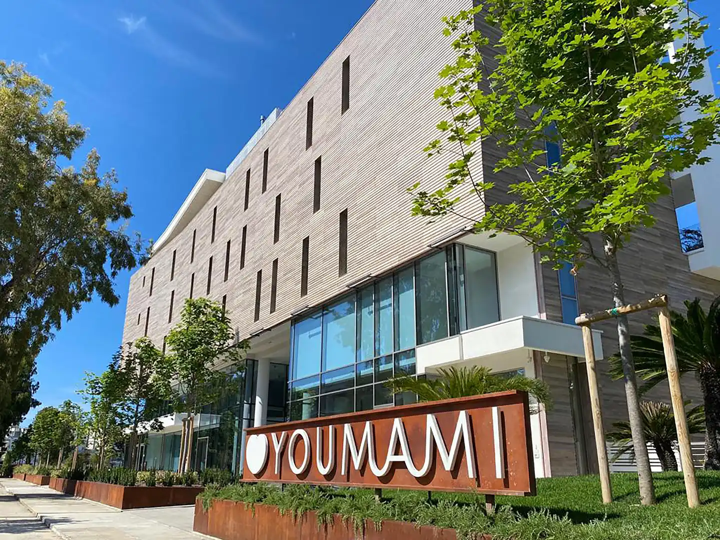 YOUMAMI Suite Hotel Aussenansicht