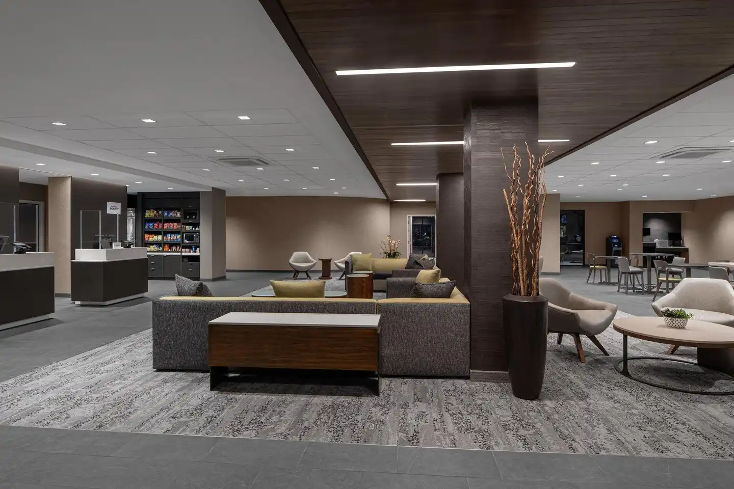 Courtyard By Marriott Clearwater Beach Lobby
