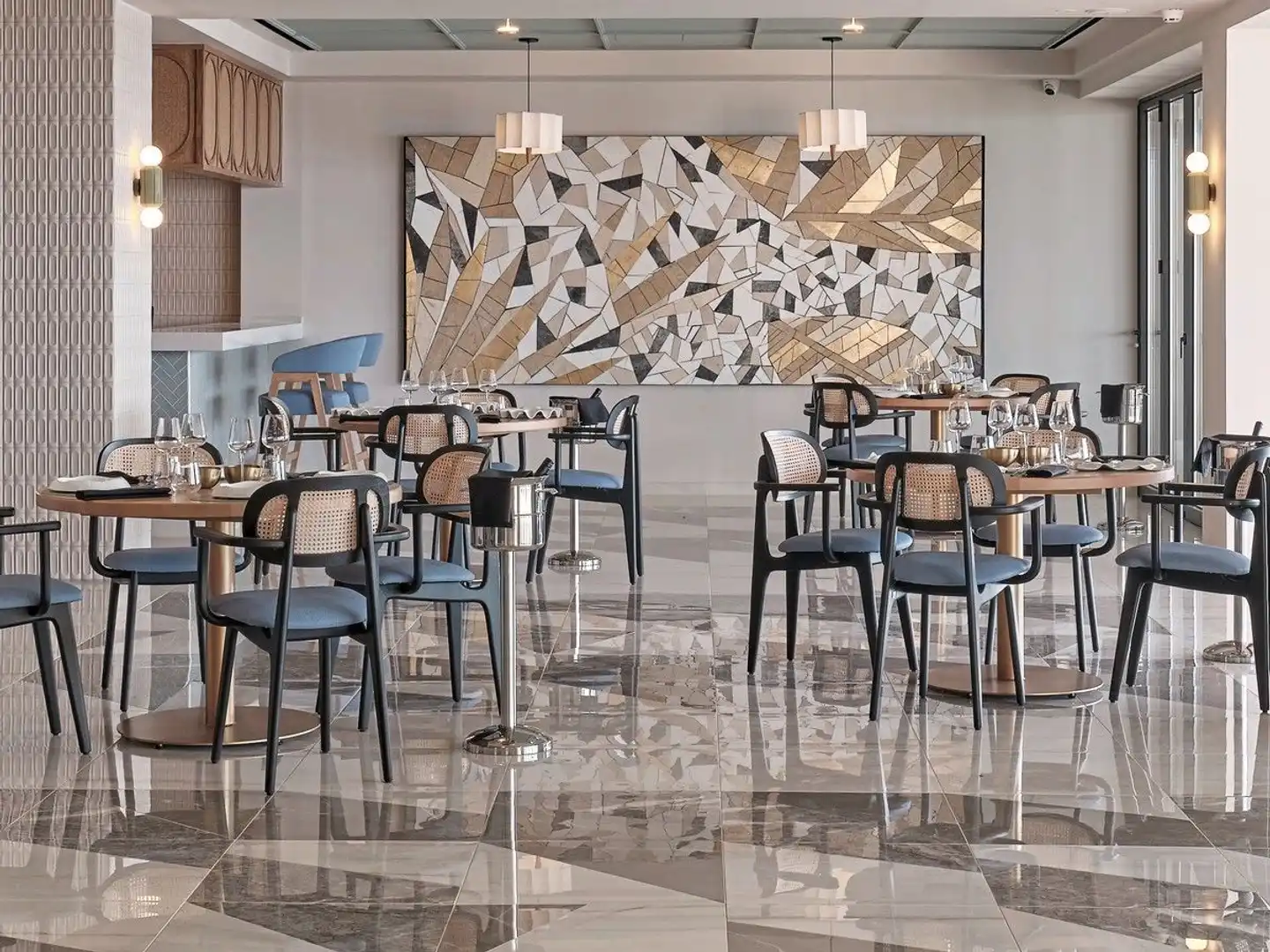 Oros Luxury Beach Resort Restaurant