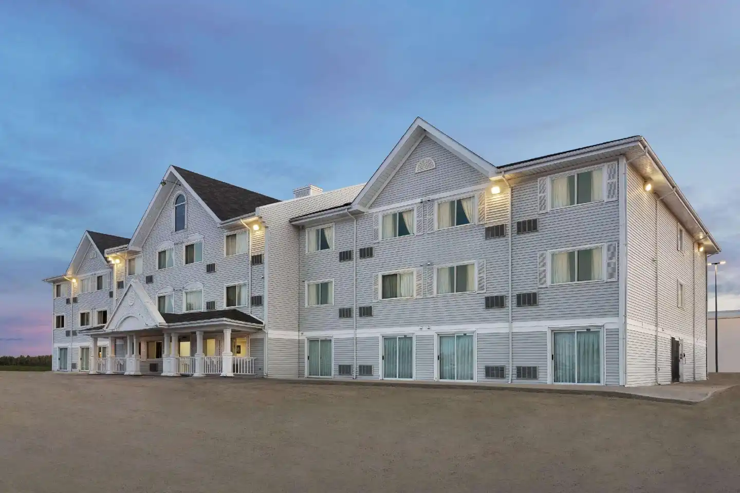 Ramada by Wyndham Miramichi New Brunswick Aussenansicht