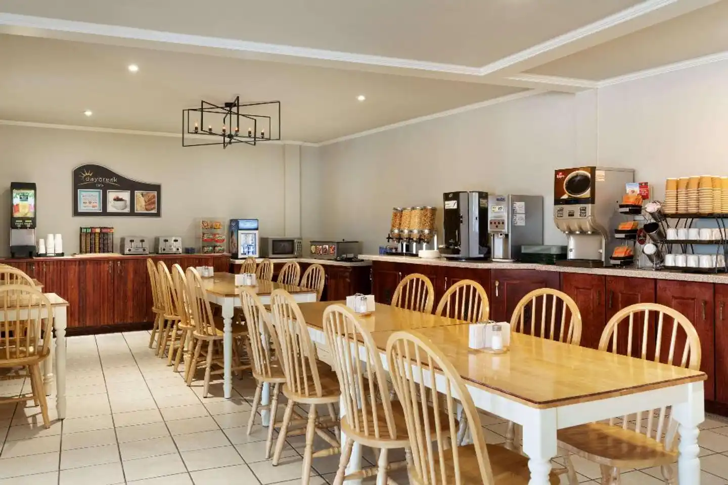 Days Inn by Wyndham Edmundston Bar