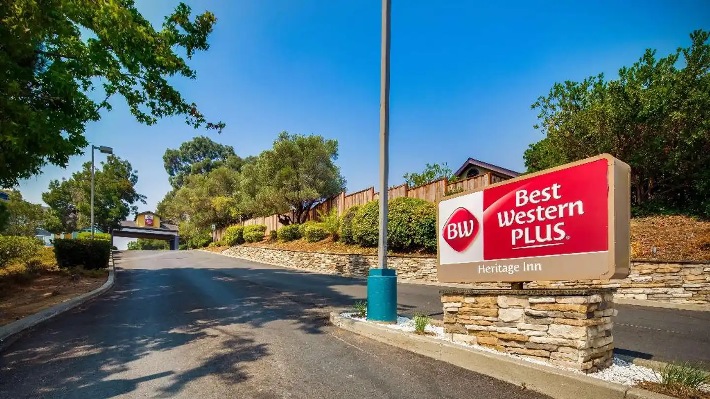 Best Western PLUS Heritage Inn - Benicia Strand