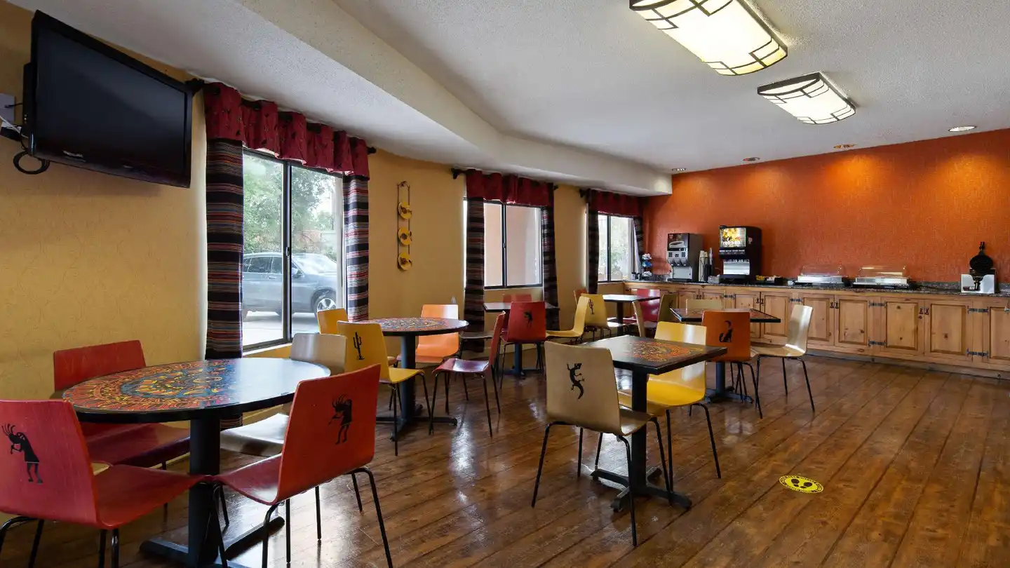 Best Western Plus Inn of Santa Fe Bar