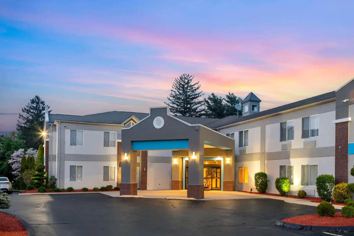 Best Western Plus New England Inn & Suites Aussenansicht