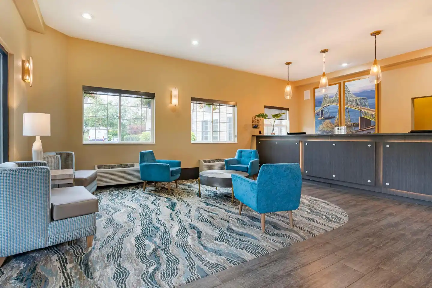 Comfort Suites Columbia River Lobby
