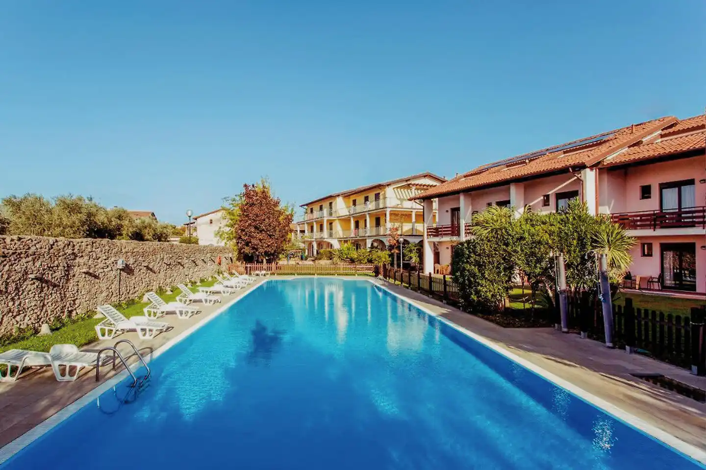 Splendid Sole Pool