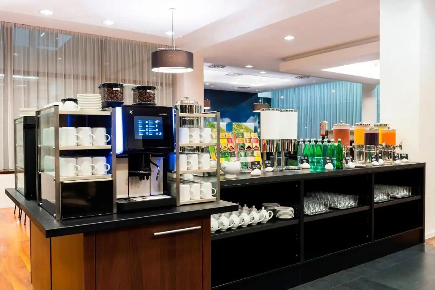 Courtyard by Marriott Prague Airport Bar