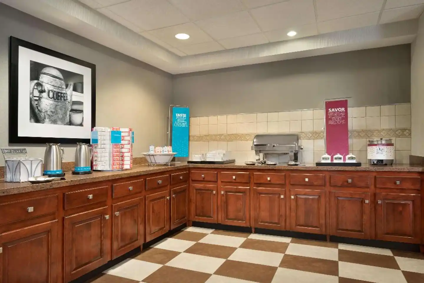 Hampton Inn & Suites Newport/Middletown Restaurant