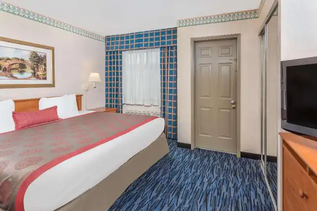 Ramada by Wyndham Kent Seattle Area Wohnbeispiel