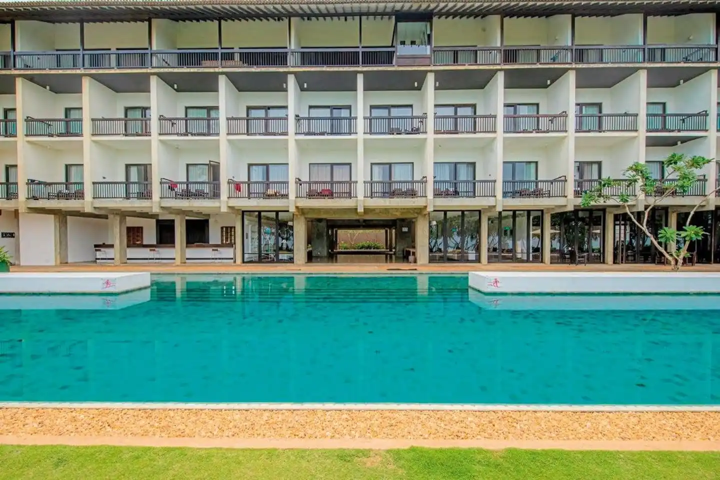 Temple Tree Resort & Spa Pool