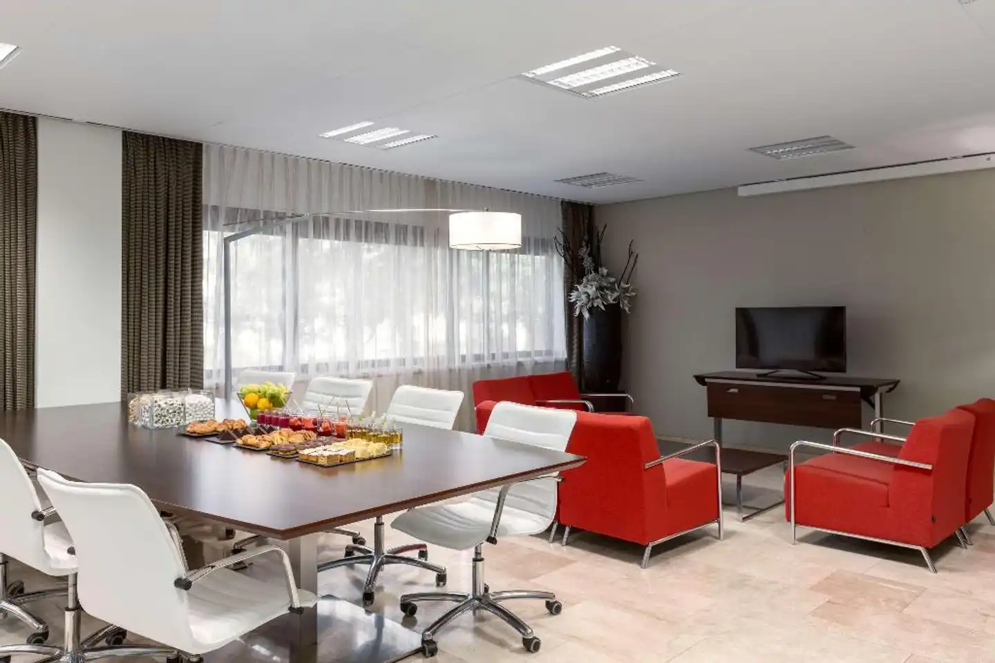 NH Amsterdam Zuid Lobby