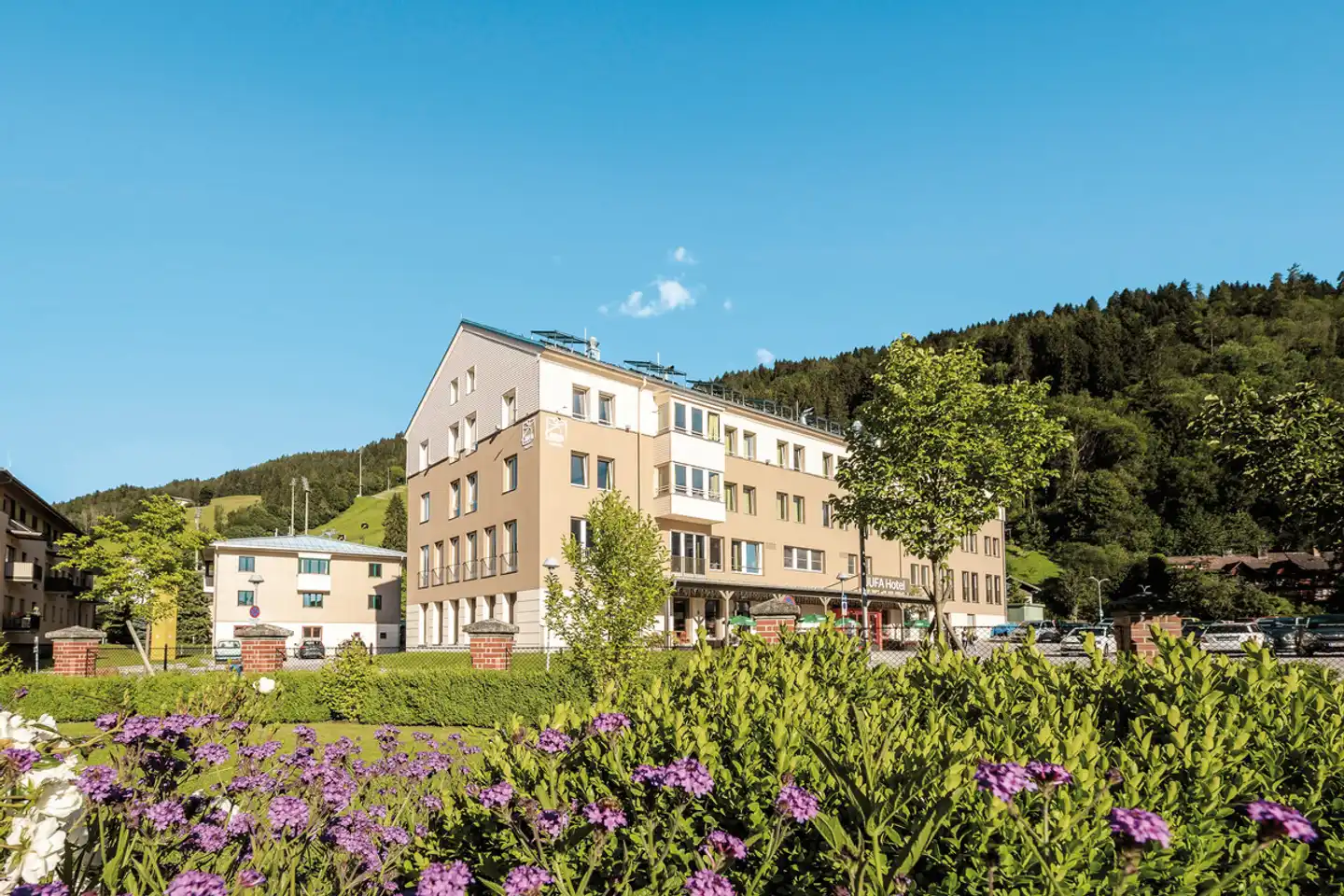 JUFA Hotel Schladming Aussenansicht