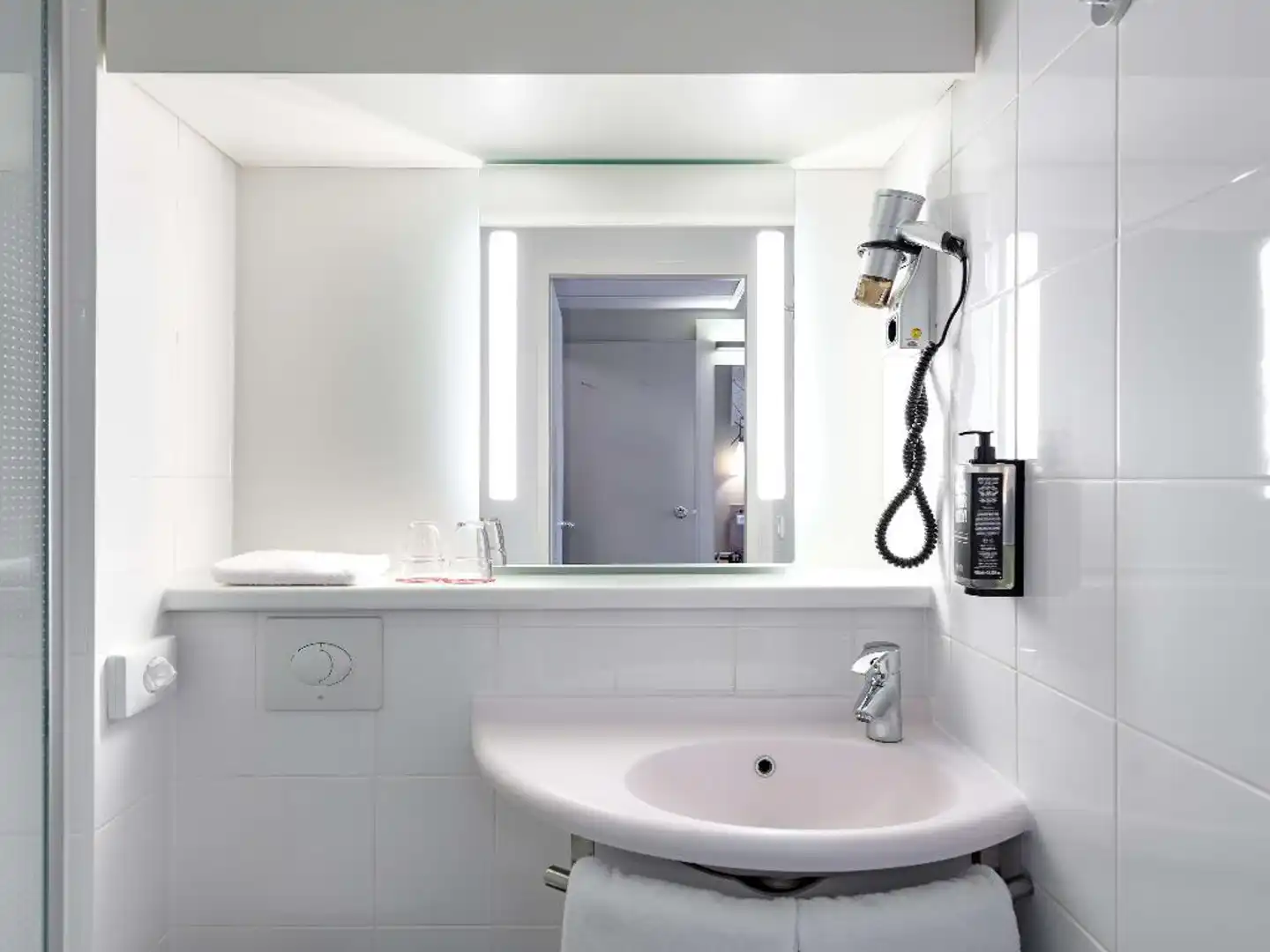 ibis Nuernberg City am Plaerrer Badezimmer