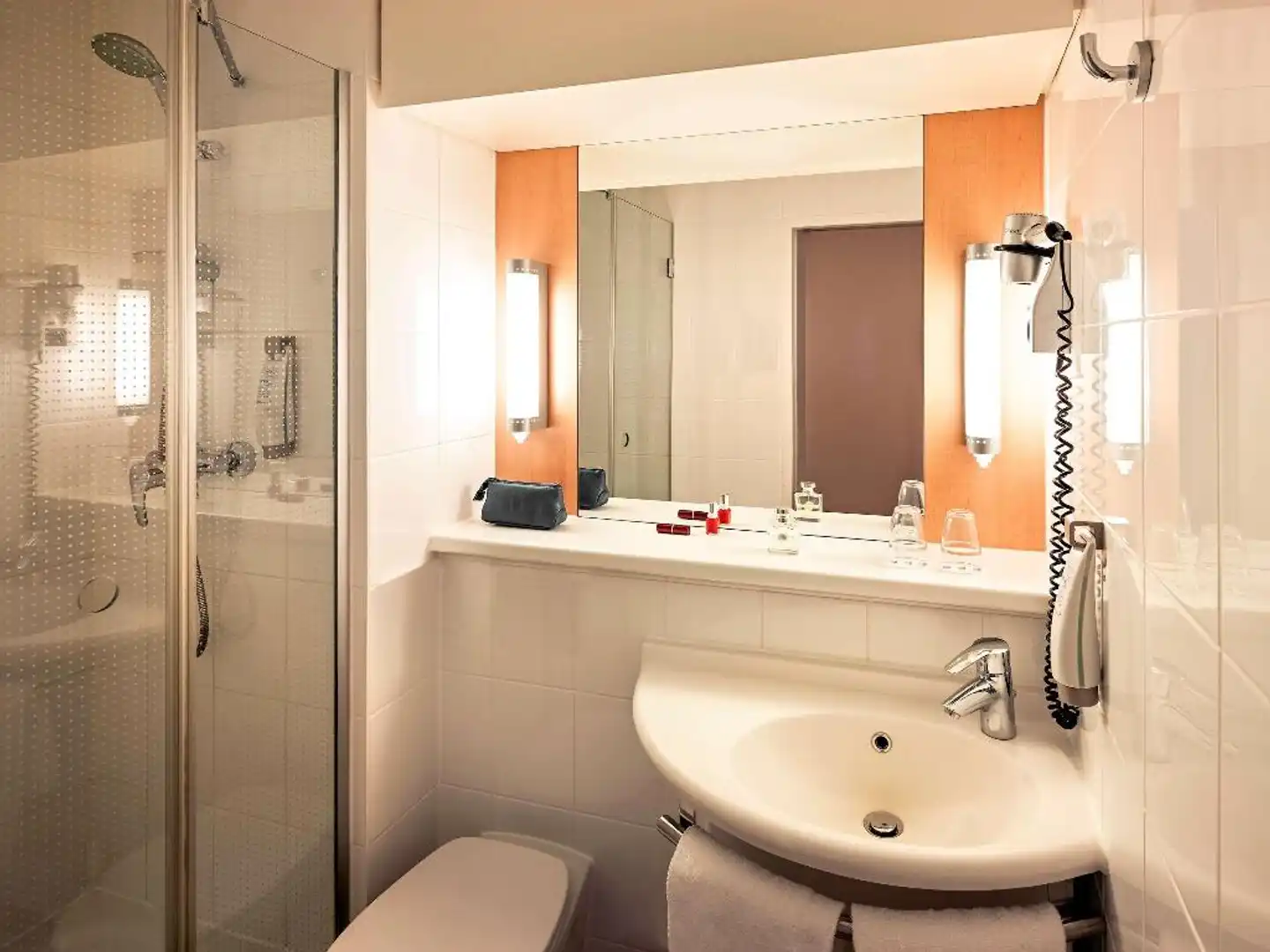 ibis Nuernberg City am Plaerrer Badezimmer